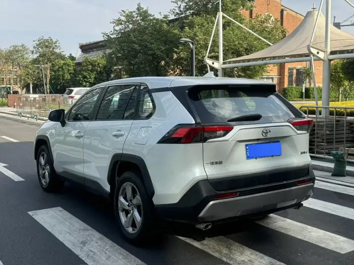 Toyota RAV4 2021 Model 2.0L CVT 2WD Fashion edition – фото 4