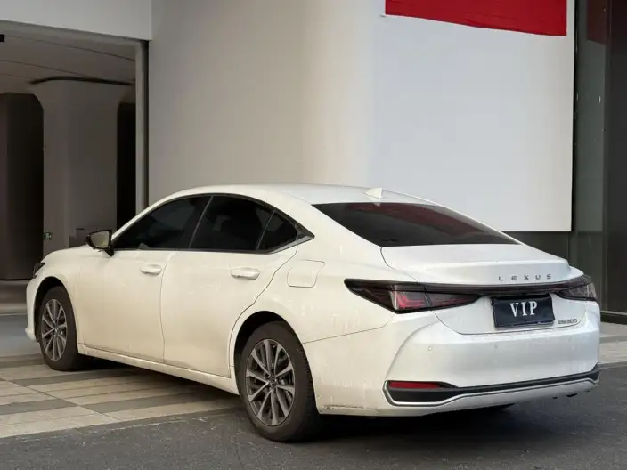 Lexus ES 2025 Model 200 Premium