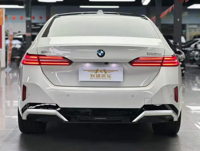 BMW 5 Series 2025 Model 530Li Exclusive Model M Sports Set – фото 4