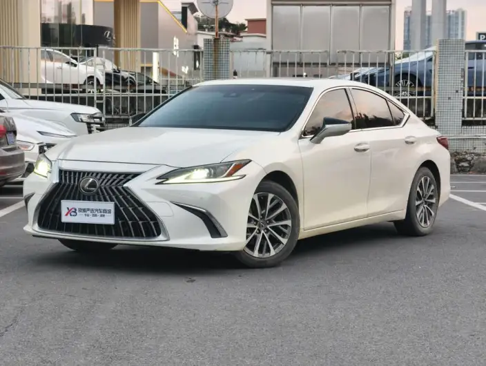 Lexus ES 2022 Model 200 Superior Edition – фото 1