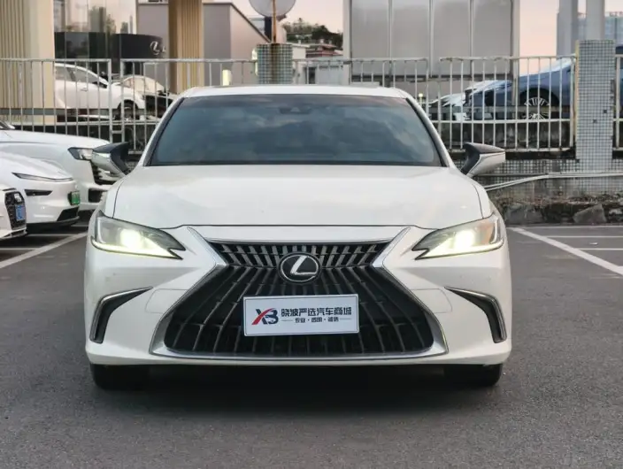 Lexus ES 2022 Model 200 Superior Edition – фото 2