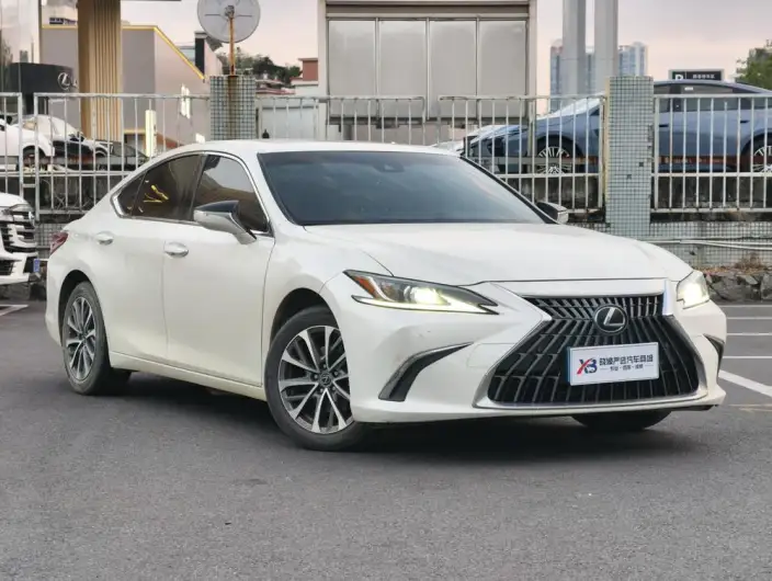 Lexus ES 2022 Model 200 Superior Edition – фото 3