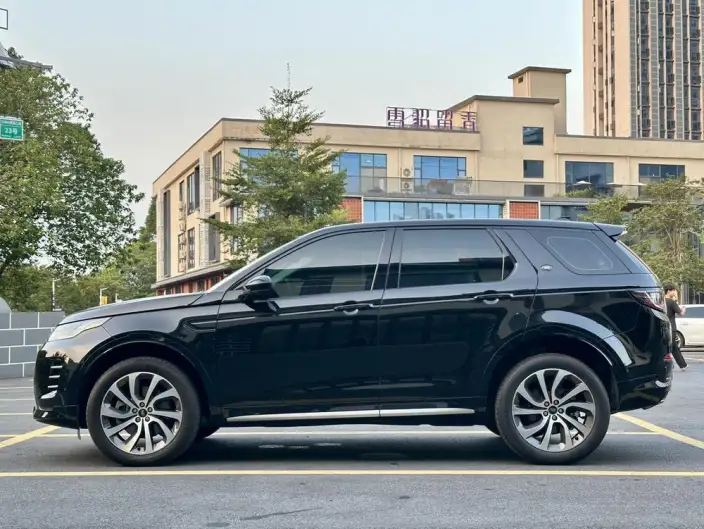 Land Rover Discovery Sport 2024 Model 249PS R-Dynamic SE Performance Technology Edition 5 seat