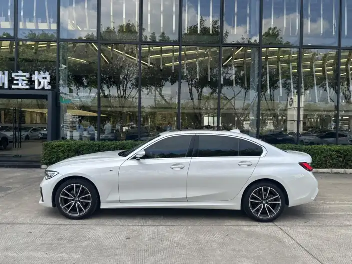 BMW 3 Series 2022 Model 320Li M Sports Set – фото 3