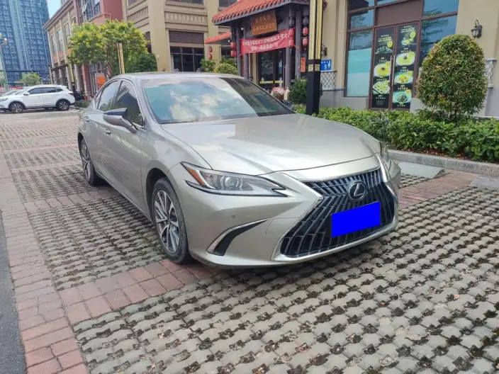 Lexus ES 2022 Model 200 Superior Edition