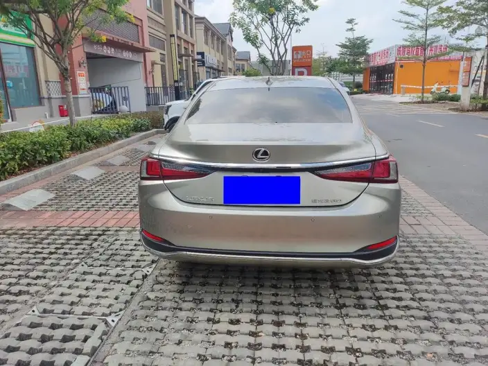 Lexus ES 2022 Model 200 Superior Edition