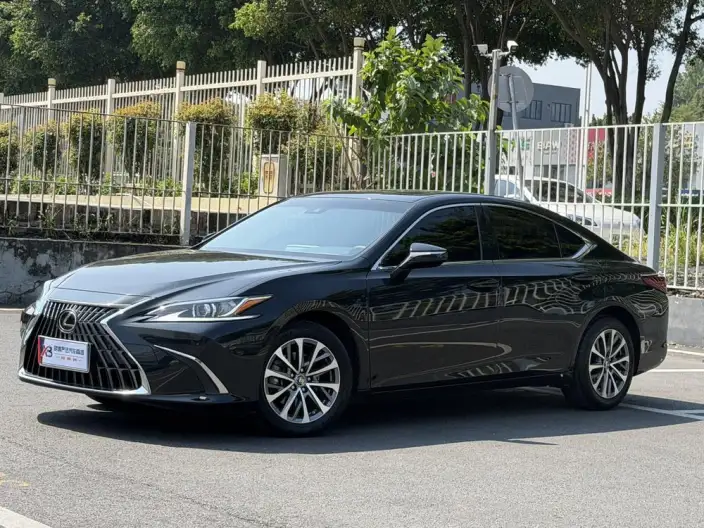 Lexus ES 2021 Model 200 Superior Edition