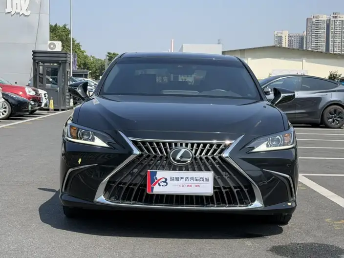 Lexus ES 2021 Model 200 Superior Edition