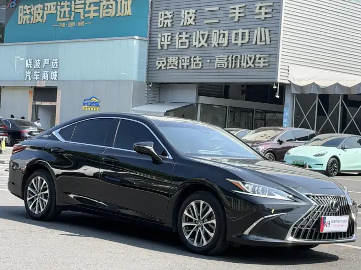 Lexus ES 2021 Model 200 Superior Edition