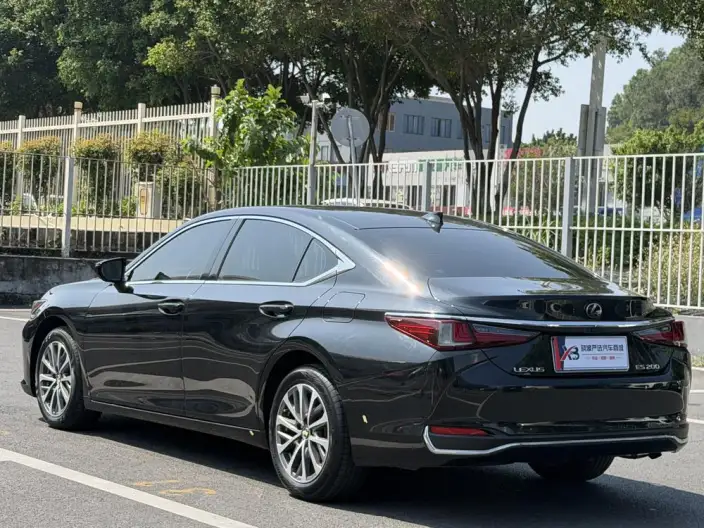 Lexus ES 2021 Model 200 Superior Edition – фото 5