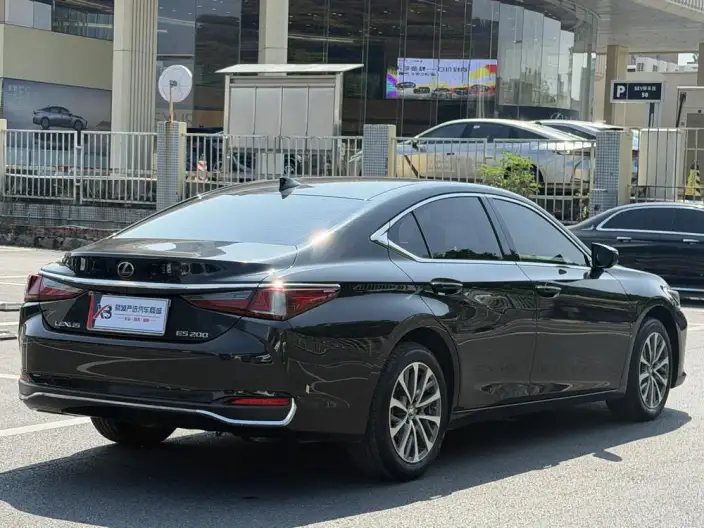 Lexus ES 2021 Model 200 Superior Edition – фото 7