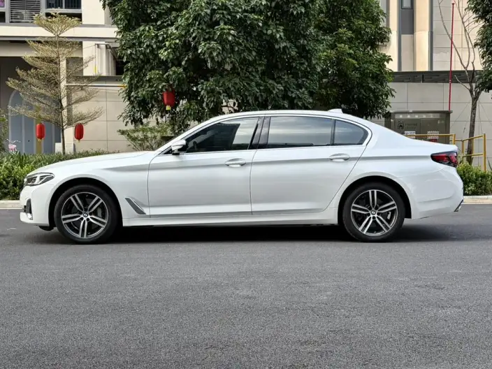 BMW 5 Series 2023 Model 530Li Leading Model Luxury Set – фото 4