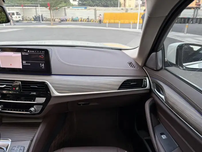 BMW 5 Series 2023 Model 530Li Leading Model Luxury Set – фото 10