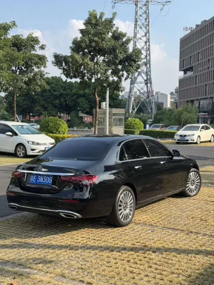 Mercedes-Benz E-Class 2023 Model E 300 L Luxury Model sedan – фото 5