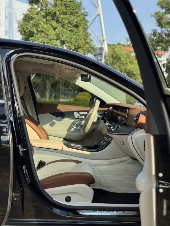 Mercedes-Benz E-Class 2023 Model E 300 L Luxury Model sedan – фото 6