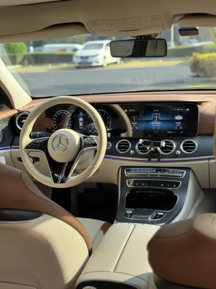Mercedes-Benz E-Class 2023 Model E 300 L Luxury Model sedan – фото 7