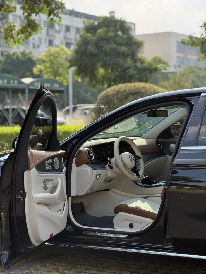 Mercedes-Benz E-Class 2023 Model E 300 L Luxury Model sedan – фото 10