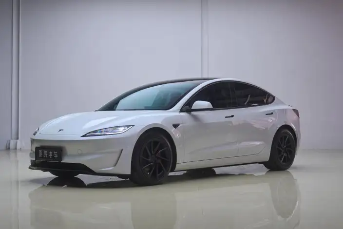 Model 3 2024 Model High performance All-wheel drive version