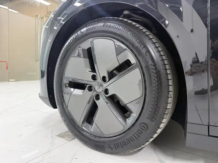 Li Auto i8 2025 Model Standard Edition – фото 7