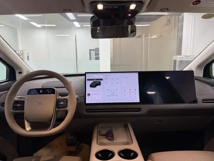 Li Auto i8 2025 Model Standard Edition – фото 9