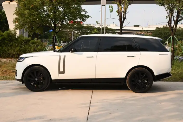 Range Rover 2025 Model 3.0 L6 400PS Shengshi Extended Edition