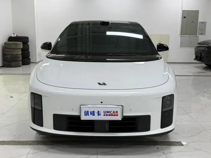Li Auto i6 2025 Model 2WD Standard Edition