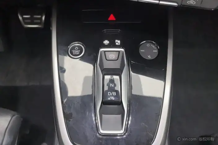 Audi Q4 e-tron 2023 Model 40 e-tron Chuangxing Edition – фото 9