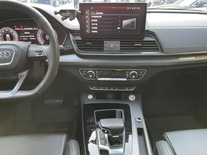 Audi Q5L 2022 Model 45T Luxury Dynamic Model – фото 9