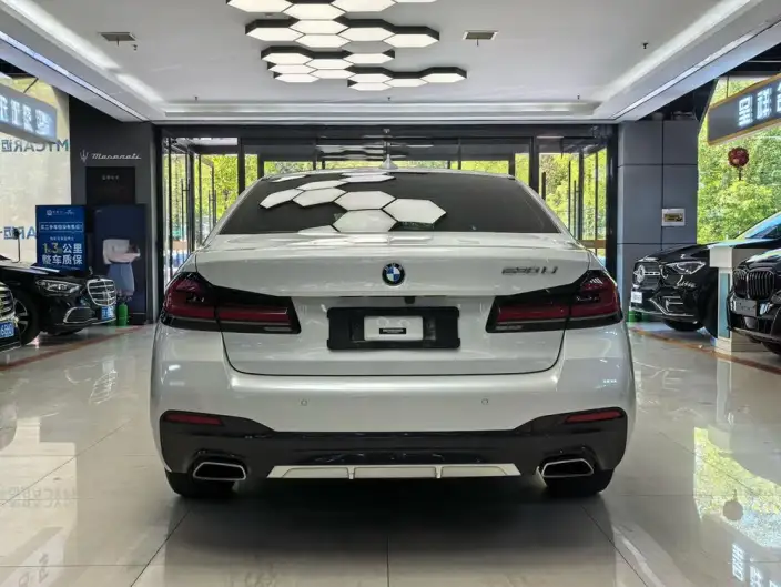 BMW 5 Series 2022 Model Facelift 525Li M Sports Set – фото 5