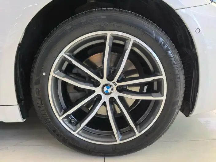 BMW 5 Series 2022 Model Facelift 525Li M Sports Set – фото 7
