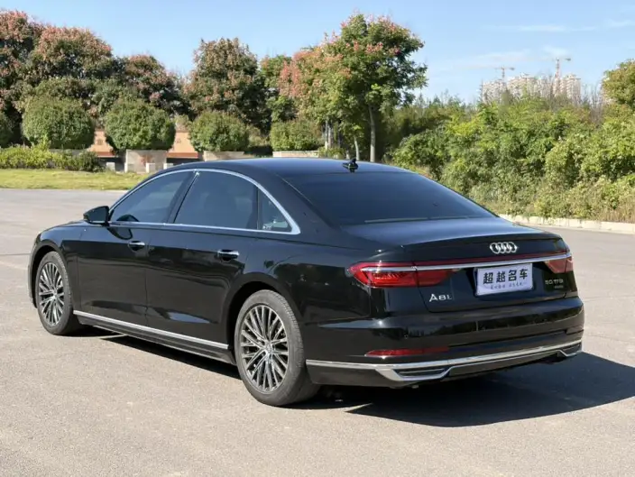 Audi A8 2022 Model A8L 50 TFSI quattro Comfort Model Collector Edition Edition