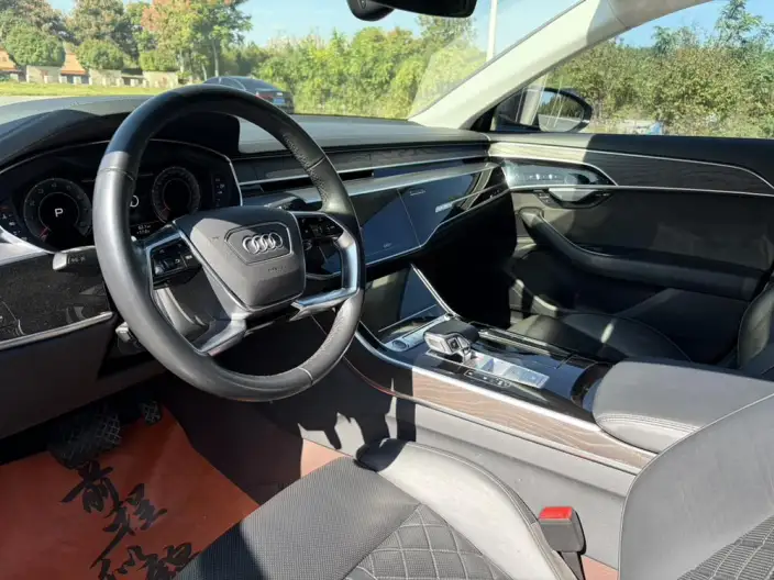 Audi A8 2022 Model A8L 50 TFSI quattro Comfort Model Collector Edition Edition – фото 8
