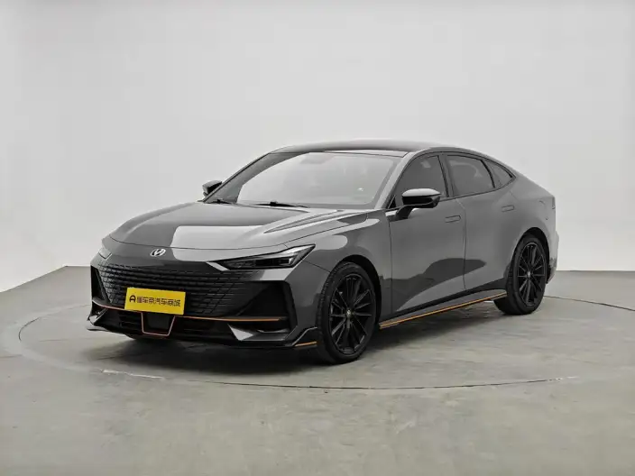 Changan UNI-V 2022 Model 1.5T Sports Edition – фото 1