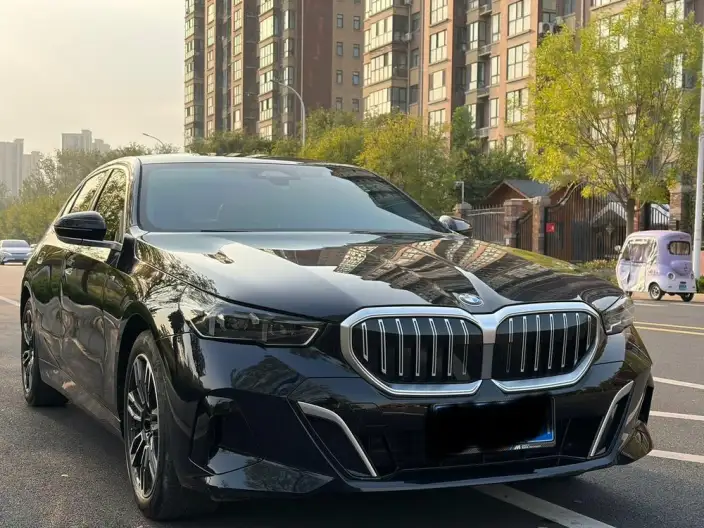 BMW 5 Series 2025 Model 525Li M Sports Set