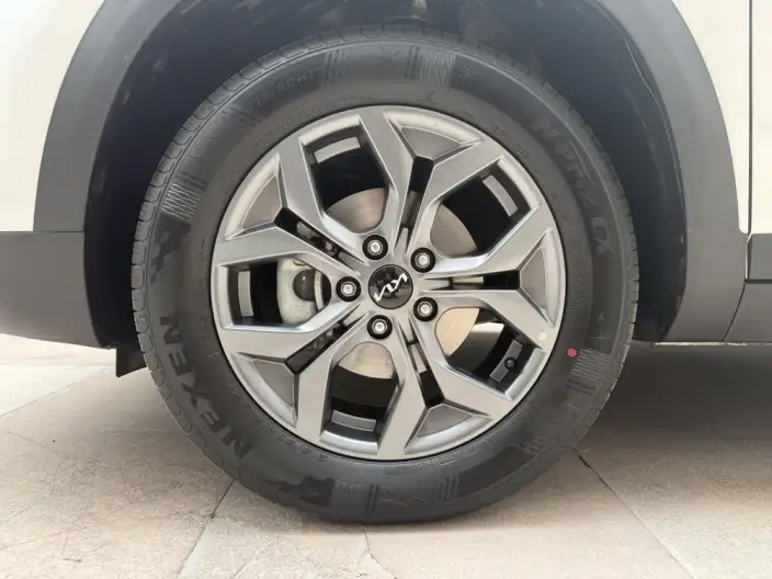 Kia Seltos 2023 Model 1.5L IVT Deluxe Edition – фото 7
