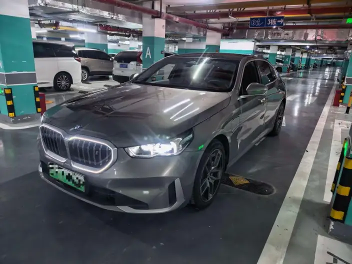 BMW i5 2024 Model eDrive35L Exclusive Model Luxury Set
