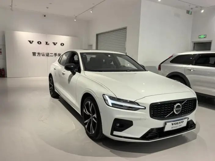 Volvo S60 2026 Model B5 Smart Elegance Sports Edition