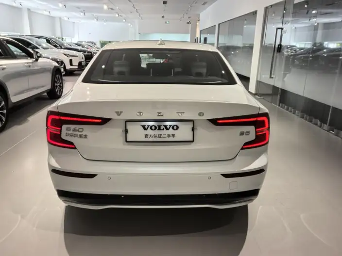 Volvo S60 2026 Model B5 Smart Elegance Sports Edition – фото 6