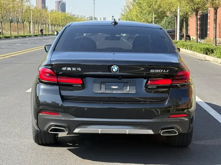 BMW 5 Series 2023 Model 530Li Exclusive Model M Sports Set – фото 6