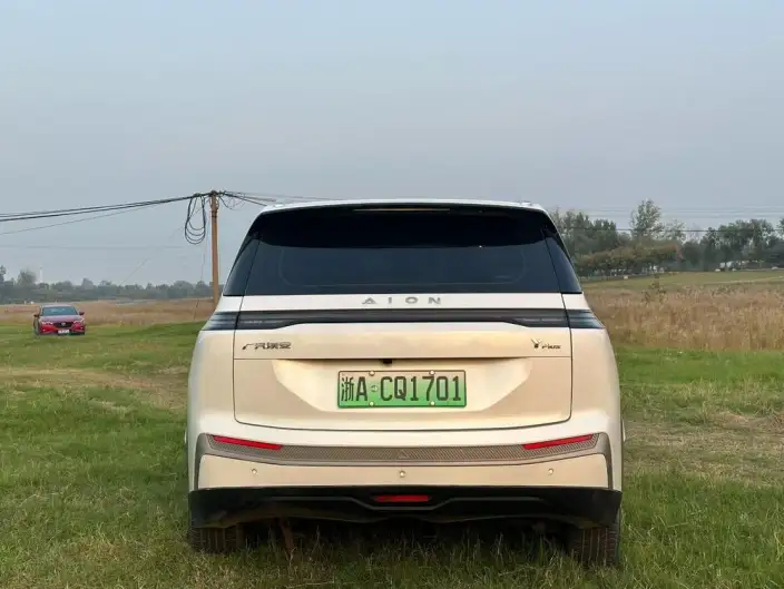 AION Y 2023 Model Plus 510 Lexiang Edition – фото 5
