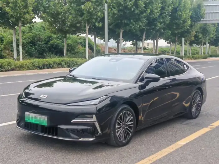 Geely Galaxy E8 PHEV 2025 Model 130km EM-i Exclusive Edition