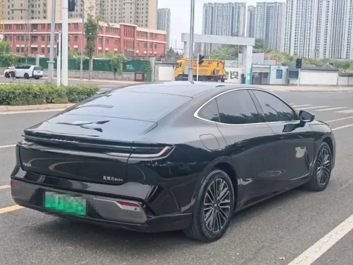 Geely Galaxy E8 PHEV 2025 Model 130km EM-i Exclusive Edition – фото 6