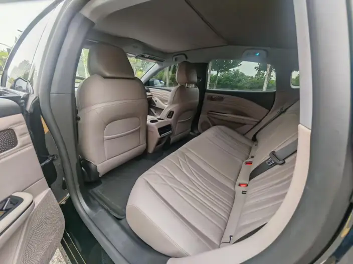Geely Galaxy E8 PHEV 2025 Model 130km EM-i Exclusive Edition – фото 10