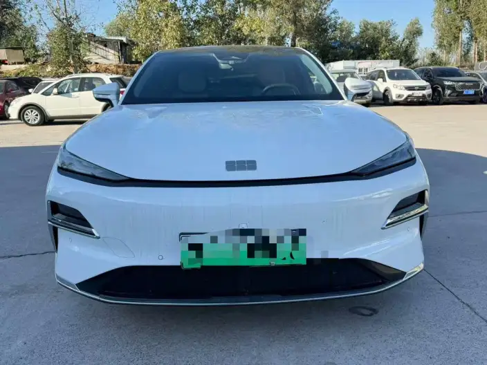 Geely Galaxy E8 PHEV 2025 Model 130km EM-i Exclusive Edition
