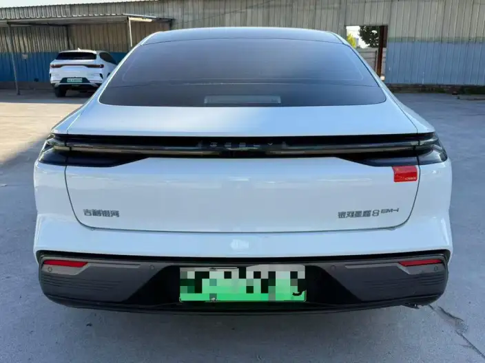 Geely Galaxy E8 PHEV 2025 Model 130km EM-i Exclusive Edition – фото 5