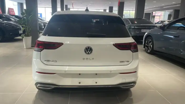 Volkswagen Golf 2023 Model 280TSI DSG Pro – фото 5