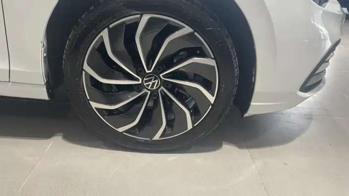 Volkswagen Golf 2023 Model 280TSI DSG Pro – фото 9