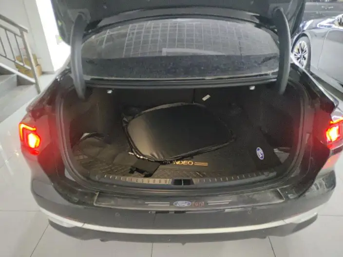 Ford Mondeo 2025 Model EcoBoost 245 Luxury Model – фото 8