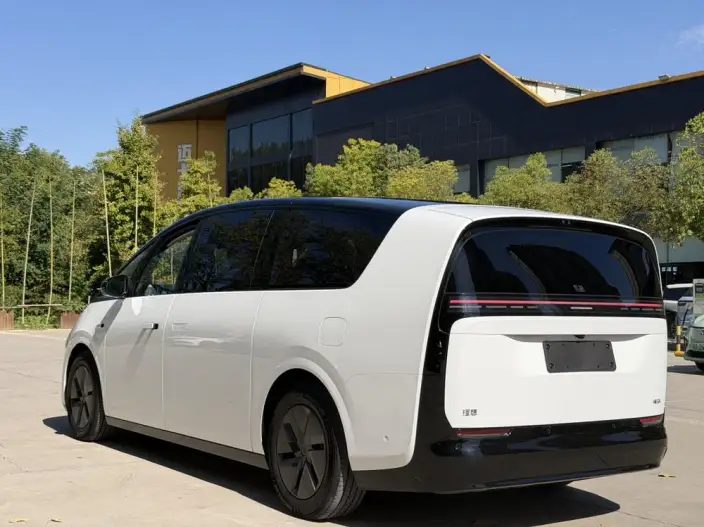 Li Auto MEGA 2025 Model Home Family Special Edition