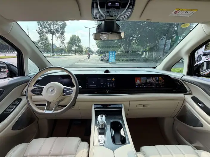 VOYAH Dreamer PHEV 2024 Model Ultra-long Endurance Premium Edition – фото 8